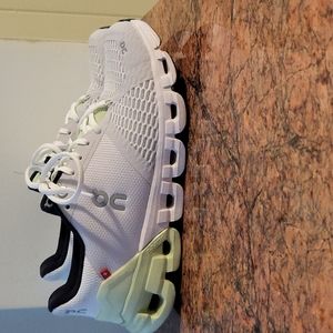 On Cloud Cloudflyer Women's running sneakers